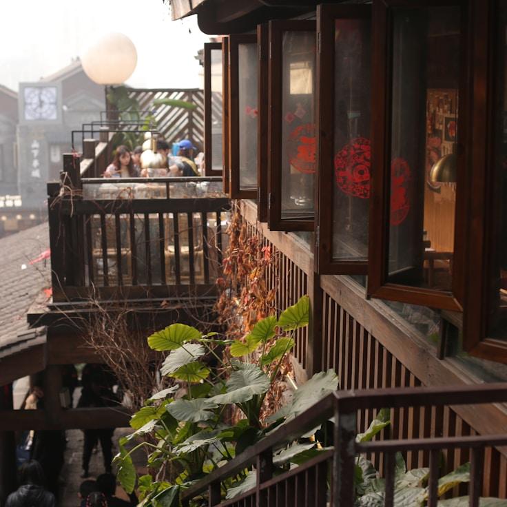 Outdoor terrace seating suitable for families in Paris